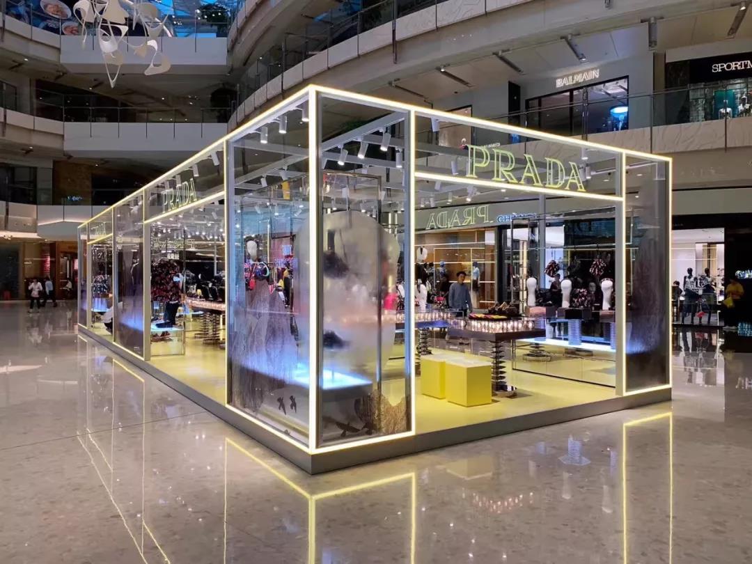 2019 PradaThunder系列快閃店，在上海IFC國際金融中心、香港海港城舉辦！