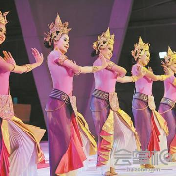 泰國人妖、泰拳、人蛇、火把舞、泰式彩繪、泰國樂隊(duì)組合、泰國舞蹈