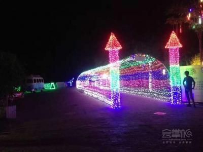 福建廈門(mén)繹道廣告物料租賃制作搭建：自設(shè)工廠有舞臺(tái)、太空架、桁架，彩虹機(jī)、鋼炮、帳篷、貴賓桌椅長(zhǎng)條桌塑料椅子吧桌吧椅洽談桌