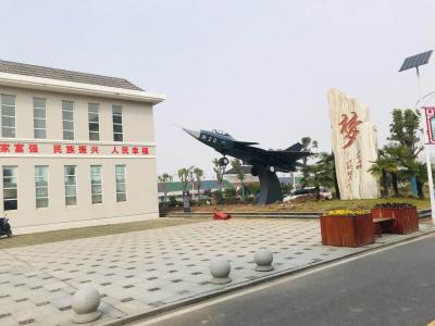 工廠承接定做：燈光節(jié)設(shè)備、七彩風(fēng)車(chē) 木質(zhì)風(fēng)車(chē)、仿真恐龍、軍事展模型、蜂巢迷宮、模擬實(shí)訓(xùn)設(shè)備