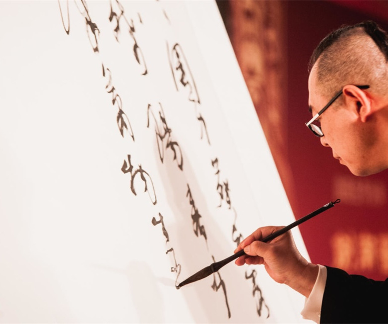 “醉美中國，世界共享”——?jiǎng)δ洗涵h(huán)球極致之旅