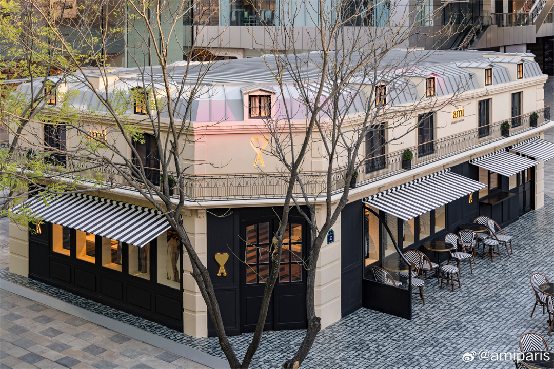Ami 限時(shí)店及經(jīng)典法式咖啡廳，在北京三里屯太古里驚喜亮相